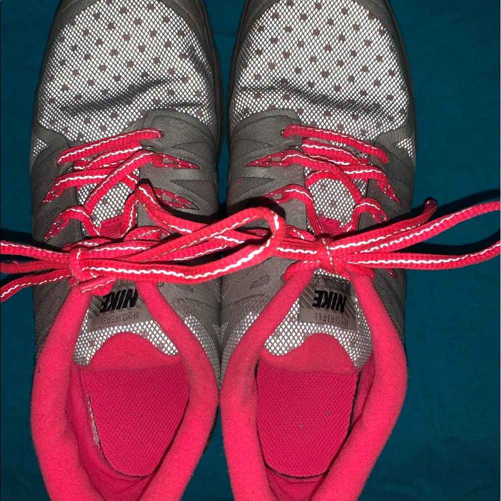 nike tennis shoes